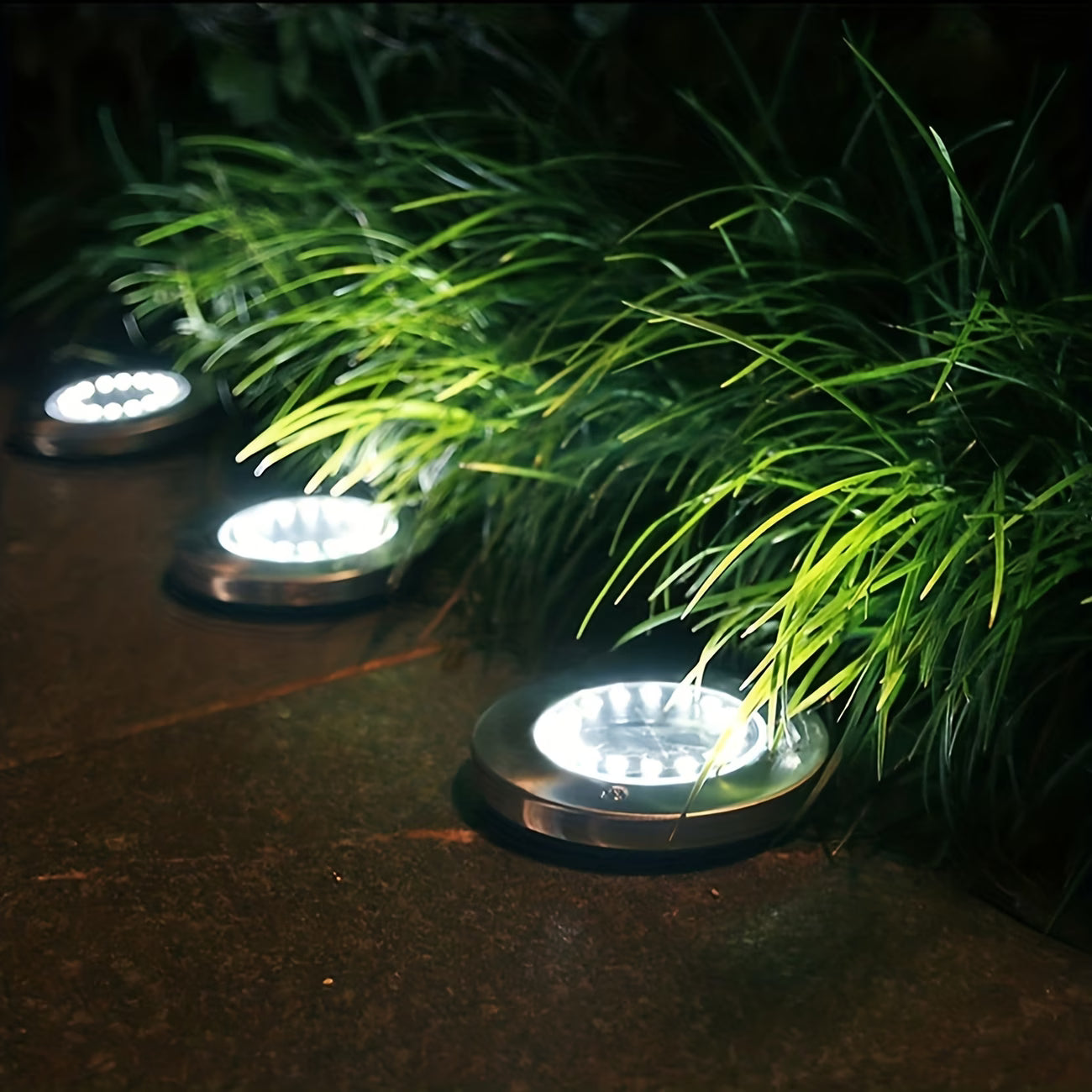 Lampy solarne gruntowe LED do ogrodu – wodoodporne IP65